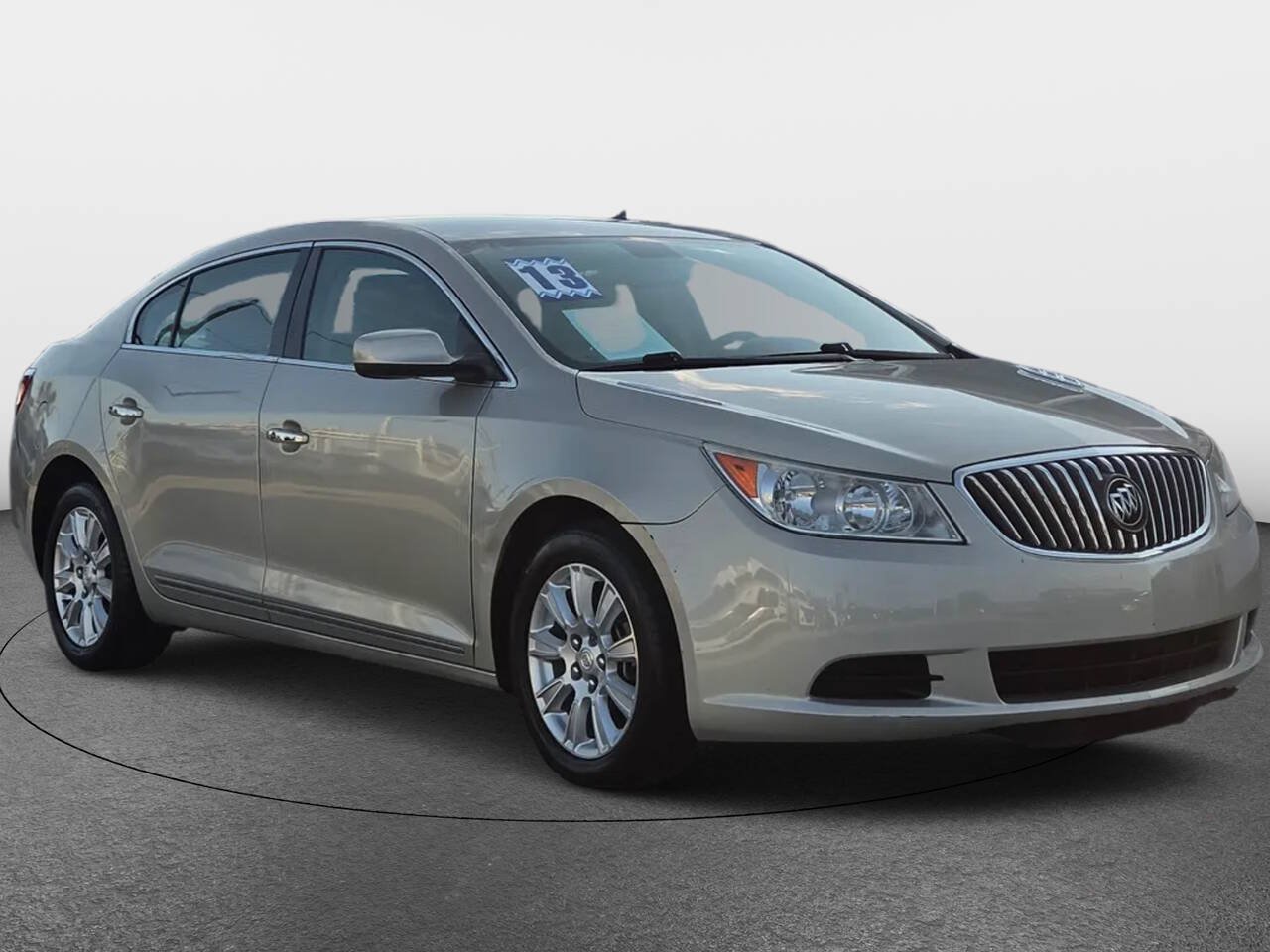 Used 2013 Buick LaCrosse FWD image 2