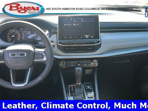 Used 2025 Jeep Compass Limited image 37