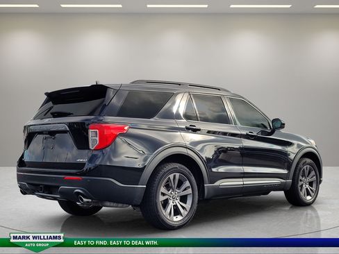 Certified 2023 Ford Explorer XLT w/ Equipment Group 202A AWD/4WD image 4