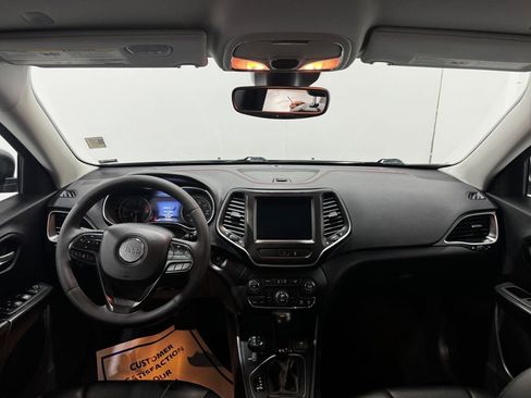 Used 2022 Jeep Cherokee Trailhawk w/ Comfort/Convenience Group AWD/4WD image 2