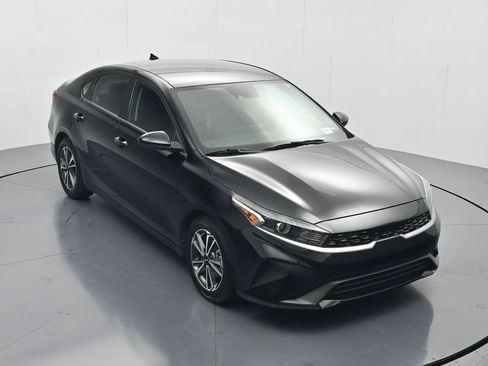 Used 2024 Kia Forte LXS FWD image 30