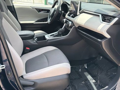 Used 2025 Toyota RAV4 XLE w/ Convenience Package AWD/4WD image 12