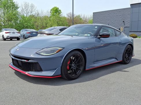 Certified 2024 Nissan Z NISMO w/ Floor Mat Package RWD image 3
