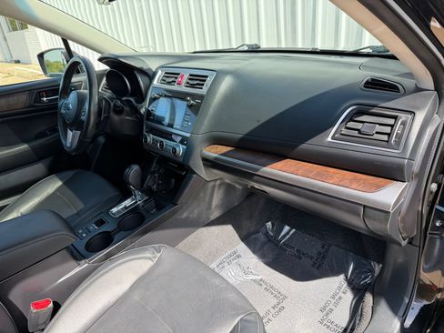 Used 2017 Subaru Outback 2.5i Limited AWD/4WD image 19