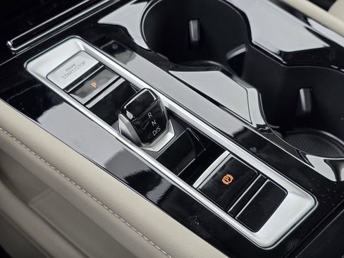 New 2026 Volkswagen Atlas SE FWD image 17