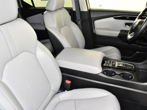 Certified 2025 Honda Pilot EX-L image 43