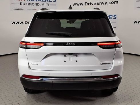 Used 2023 Jeep Grand Cherokee Limited AWD/4WD image 5