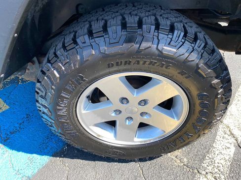 Used 2013 Jeep Wrangler Sport AWD/4WD image 29