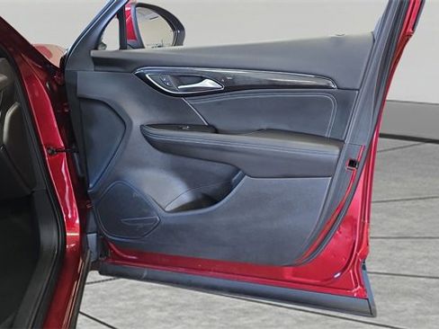 Used 2022 Buick Envision Essence w/ Safety Package image 15