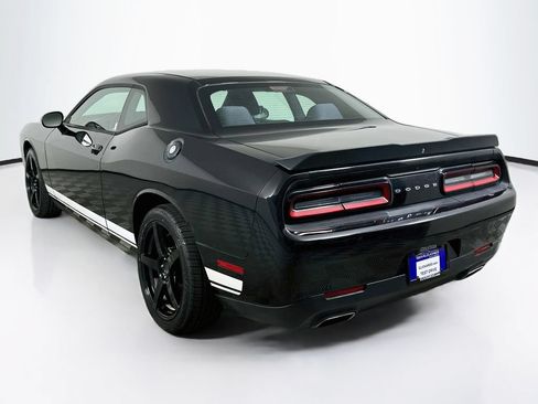 Used 2017 Dodge Challenger SXT RWD image 5