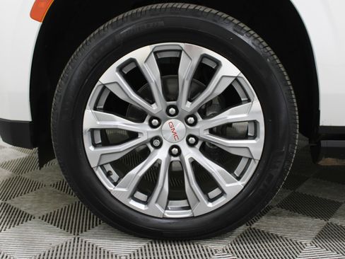 Used 2022 GMC Yukon XL Denali w/ Advanced Technology Package image 49