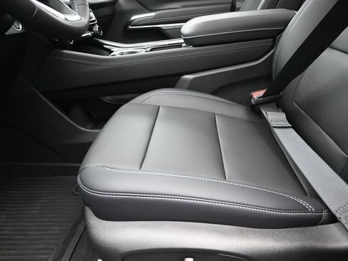 New 2026 Chevrolet Traverse LT w/ Sun and Wheel Package FWD image 13