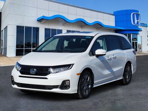 New 2026 Honda Odyssey Touring image 2