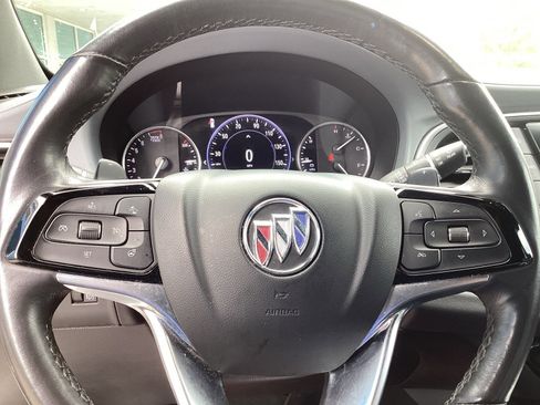 Used 2024 Buick Enclave Premium image 9