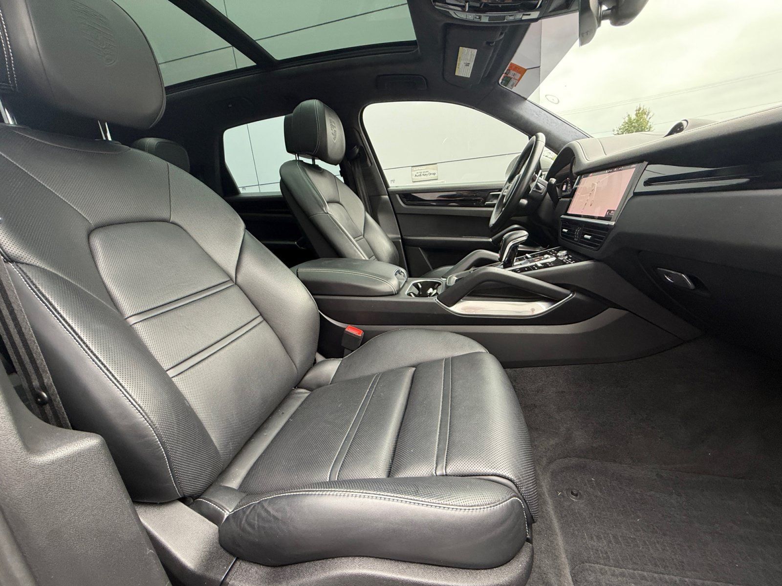 Certified 2020 Porsche Cayenne Turbo S AWD/4WD image 22