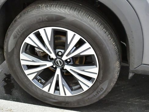 Used 2023 Nissan Rogue SV image 31