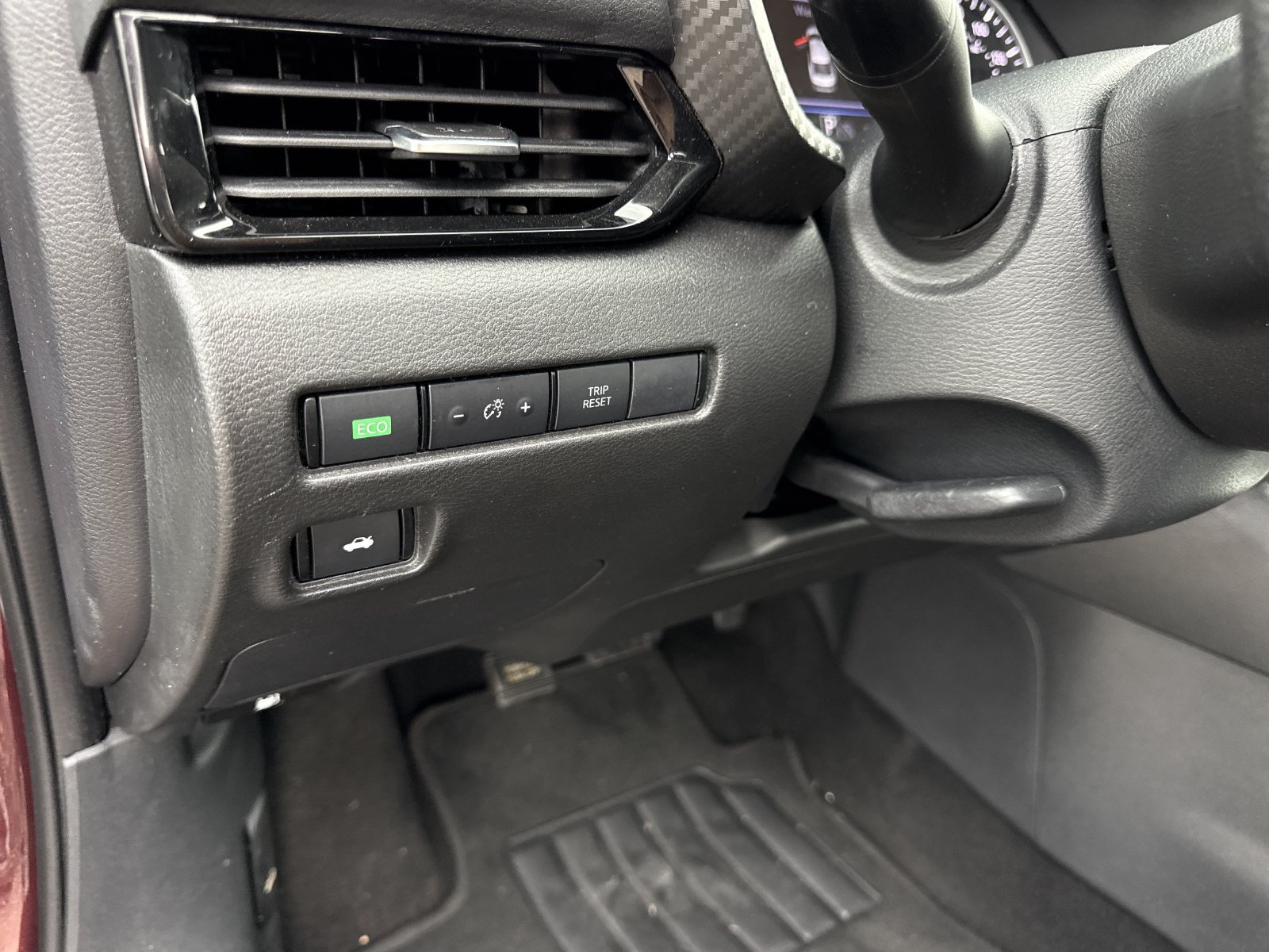 Used 2024 Nissan Sentra SV FWD image 16