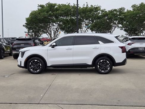 Used 2025 Kia Sorento S FWD image 12