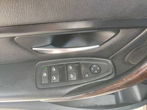 Used 2014 BMW 320i Sedan RWD image 21