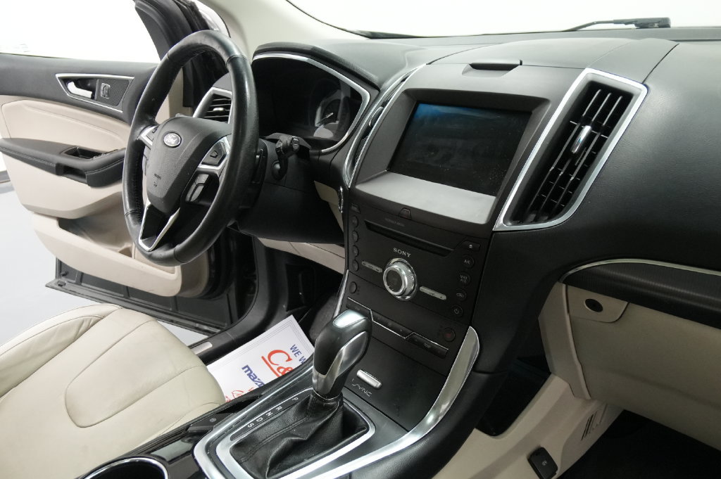 Used 2017 Ford Edge Titanium w/ Technology Package AWD/4WD image 30