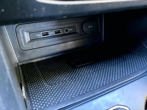 Used 2020 Volkswagen Atlas Cross Sport SE w/ Towing Package image 34