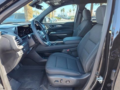 New 2026 Chevrolet Traverse LT w/ LPO, Floor Liner Package FWD image 5
