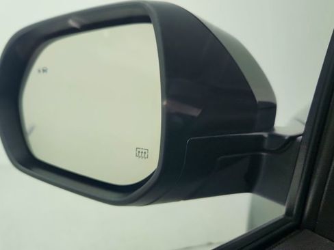 Used 2025 Chevrolet Equinox LT w/ Safety and Technology Package image 16