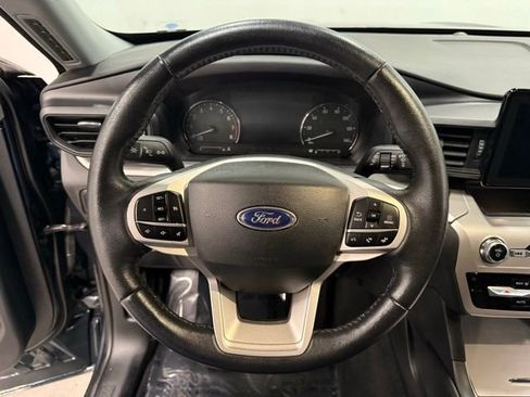 Used 2023 Ford Explorer XLT image 22
