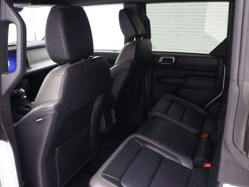 Used 2025 Ford Bronco Outer Banks image 10