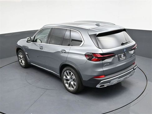 New 2026 BMW X5 xDrive50e w/ Climate Comfort Package image 21