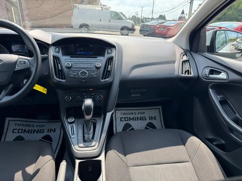 Used 2017 Ford Focus SE FWD image 42