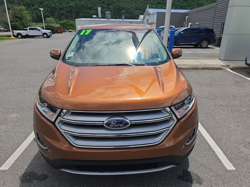 Used 2017 Ford Edge SEL w/ Equipment Group 201A AWD/4WD image 9