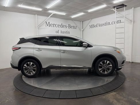 Used 2017 Nissan Murano S image 9