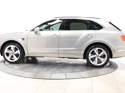 Used 2018 Bentley Bentayga Onyx Edition AWD/4WD image 9