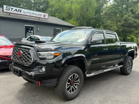 Used 2021 Toyota Tacoma TRD Sport w/ TRD Premium Sport Package AWD/4WD image 3