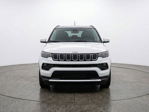 Used 2025 Jeep Compass Limited AWD/4WD image 2