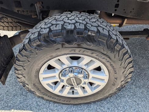 Used 2019 Ford F250 XLT w/ Snow Plow Prep Package AWD/4WD image 6