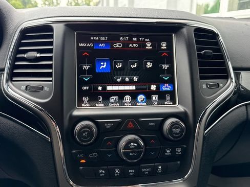Used 2017 Jeep Grand Cherokee Trailhawk w/ Trailhawk Luxury Group AWD/4WD image 31