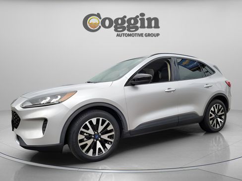 Used 2020 Ford Escape SE Sport image 1