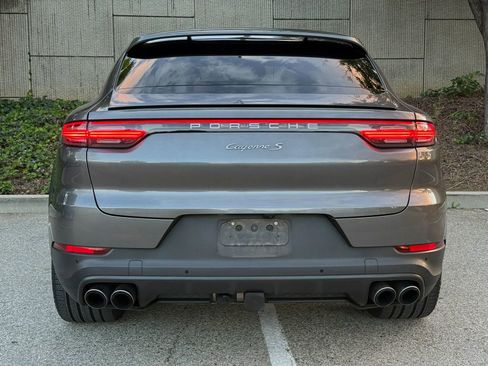 Used 2020 Porsche Cayenne S w/ Premium Package image 13