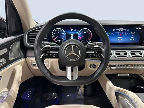 Certified 2025 Mercedes-Benz GLS 450 4MATIC image 18