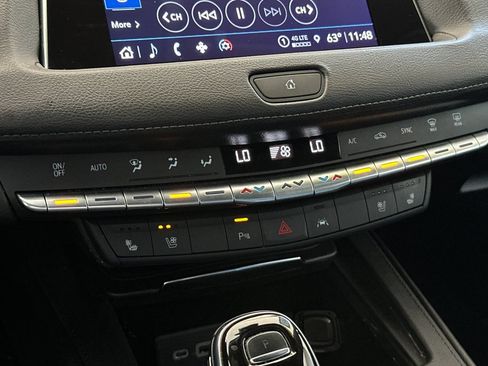 Used 2023 Cadillac XT4 Premium Luxury FWD image 19