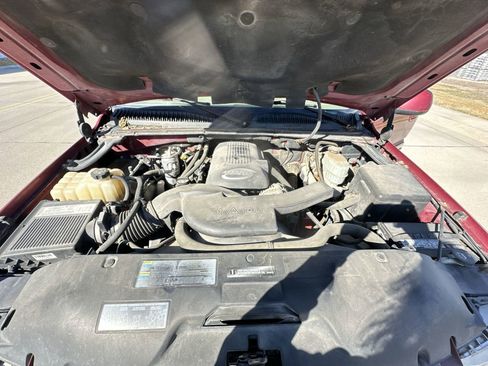 Used 2004 Chevrolet Suburban Z71 w/ Preferred Equipment Group image 28