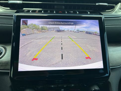 Used 2023 Jeep Grand Cherokee Overland w/ Luxury Tech Group IV AWD/4WD image 29