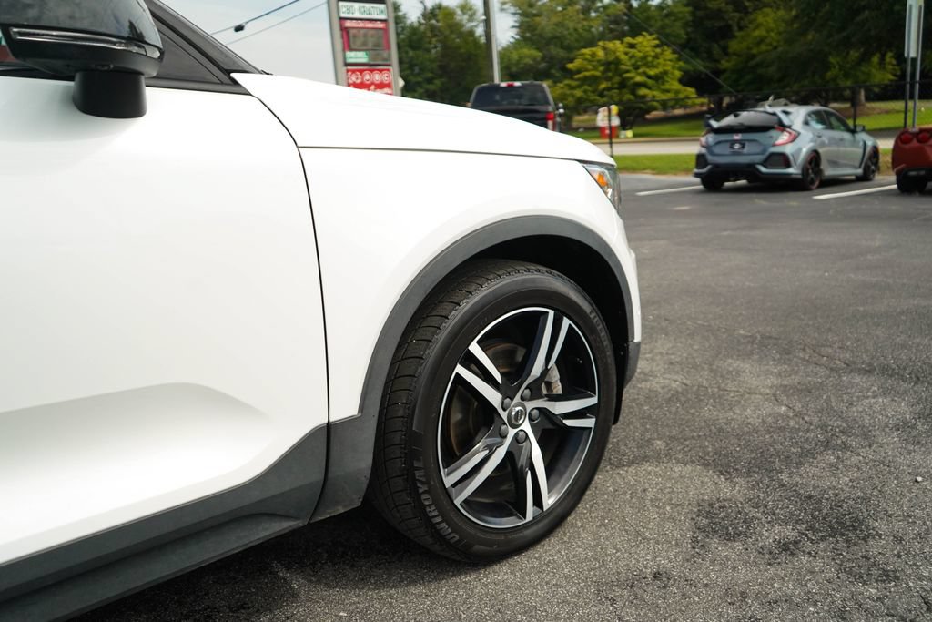 Used 2022 Volvo XC40 T5 R-Design AWD/4WD image 19