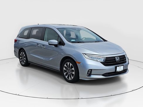 Used 2023 Honda Odyssey EX-L image 3