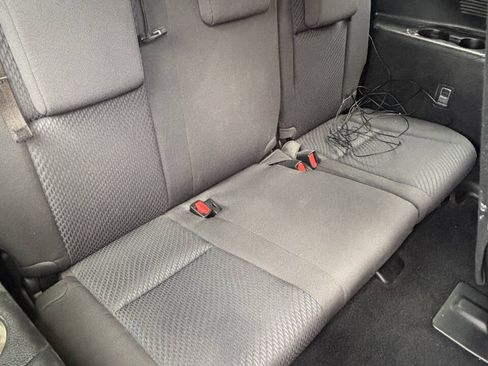 Used 2015 Toyota Highlander LE FWD image 14