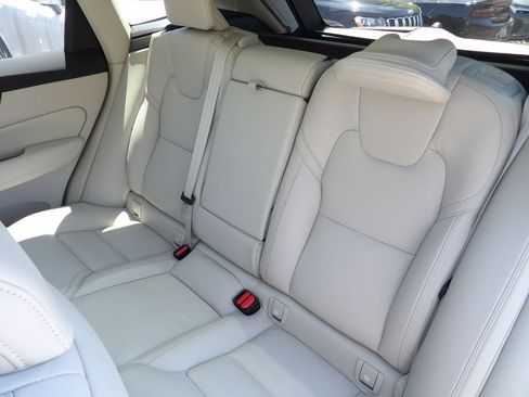 Certified 2025 Volvo XC60 T8 Ultra w/ Protection Package Premier AWD/4WD image 26