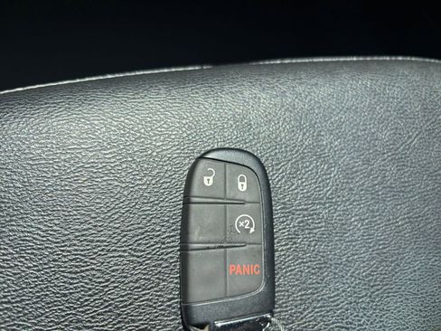 Used 2025 Jeep Compass Limited AWD/4WD image 18