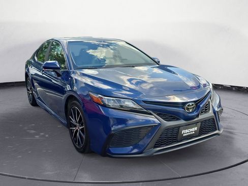 Used 2024 Toyota Camry SE FWD image 2